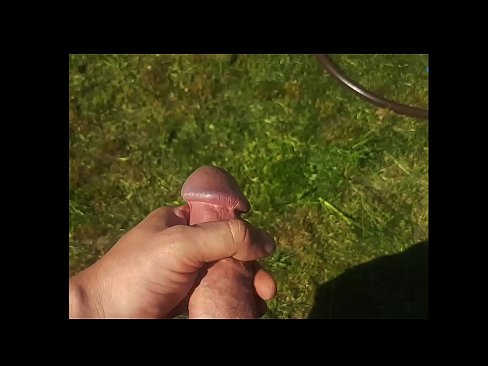 ❤️ Hottie si fa scopare a figa rosa è cums cun un squirt in un giardinu d'estate ❤️❌ Pornografia russa à co.hqpornvideos.ru ﹏
